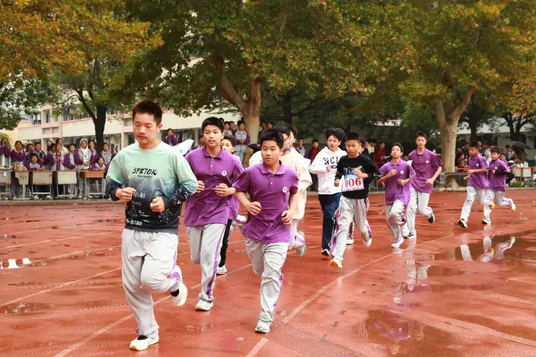 西珲球队冲刺终点，激情战斗一触即发的简单介绍